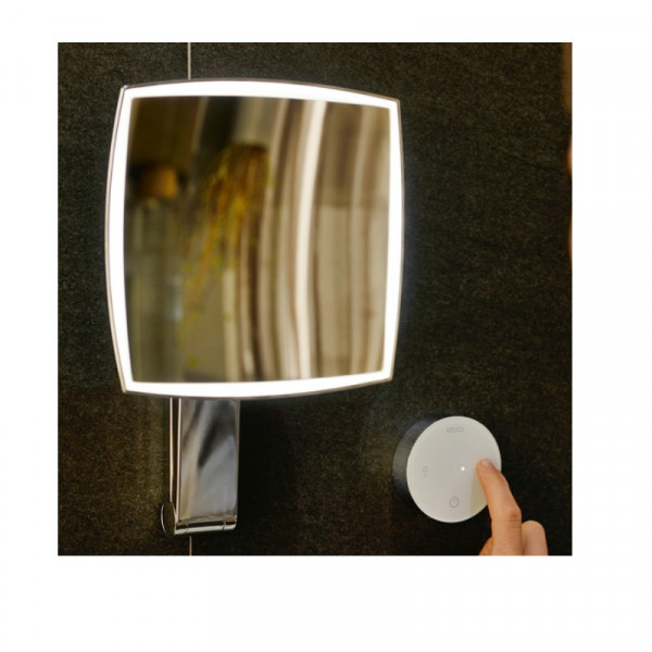 Miroir Grossissant Lumineux Keuco Ilook_Move tableau de commande en verre avec capteurs tactiles 200x200mm Chromé